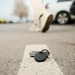 Chipolo POP - Tracking tag compatible with Apple Find My on iPhone or Find Hub on Android