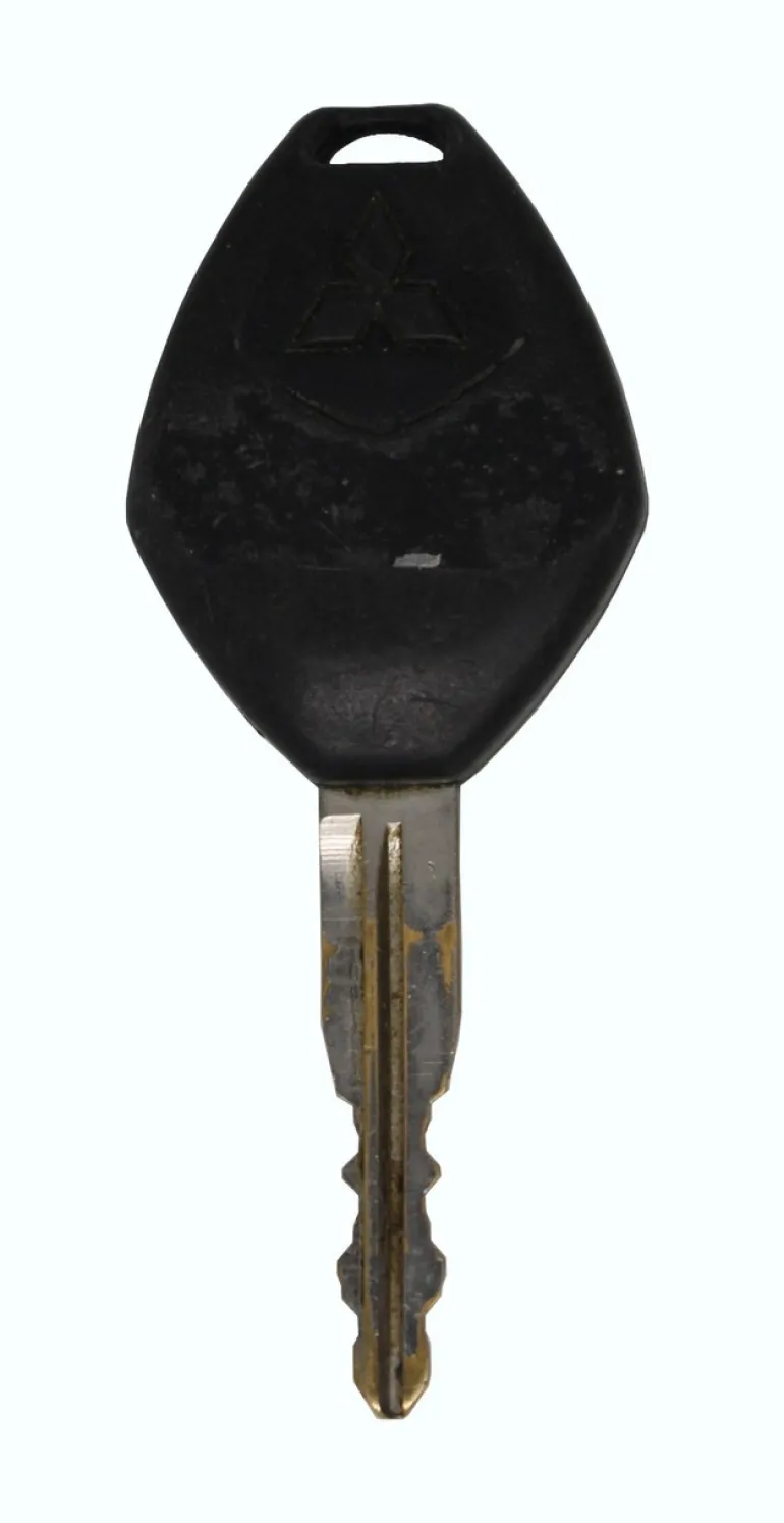 Unrefurbished OEM Mitsubishi G8D-625M-A-NT 3 Button Key Fob - Grade C