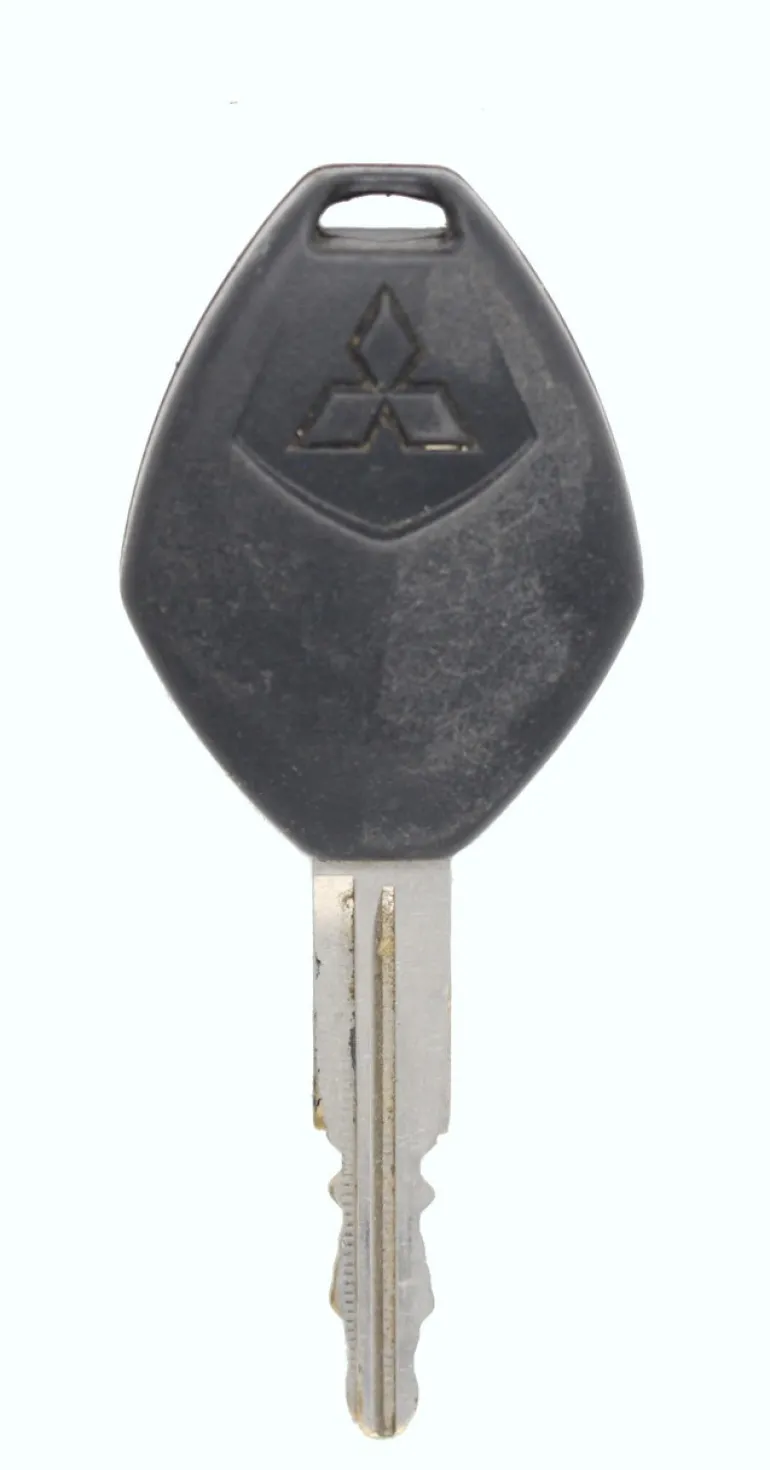 Unrefurbished OEM Mitsubishi OUCG8D-625M-A 4 Button Key Fob - Grade C